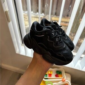 Toddler Addidas Sneakers 6C